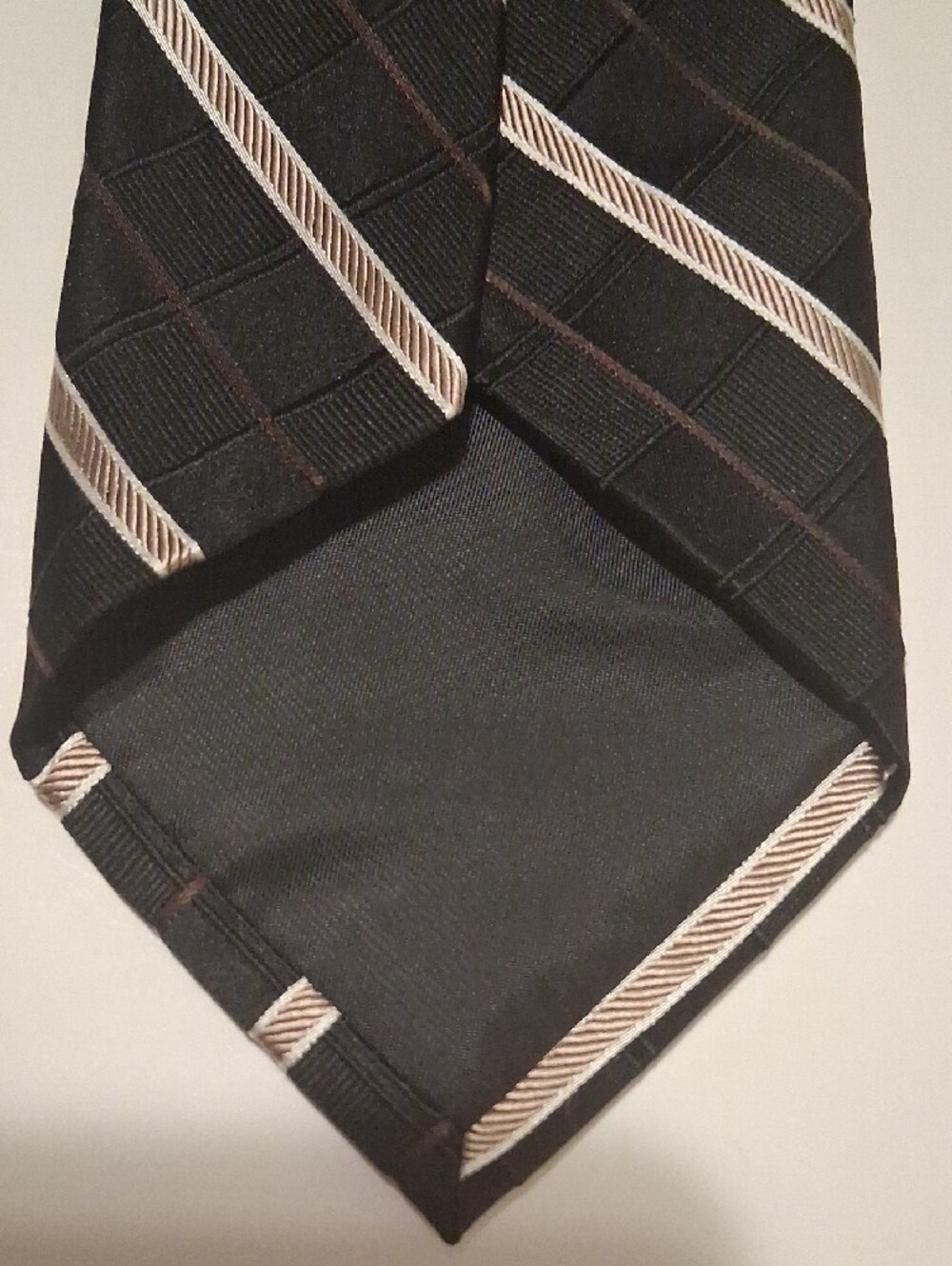 Joseph Abboud Black Tie with Cream Diagonal Stripes - Picture 4 of 9